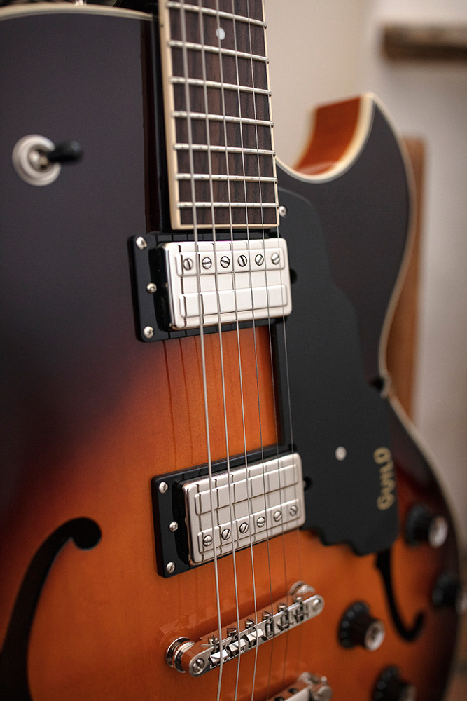 Starfire I SC Antique Burst body view showcasing the pickups