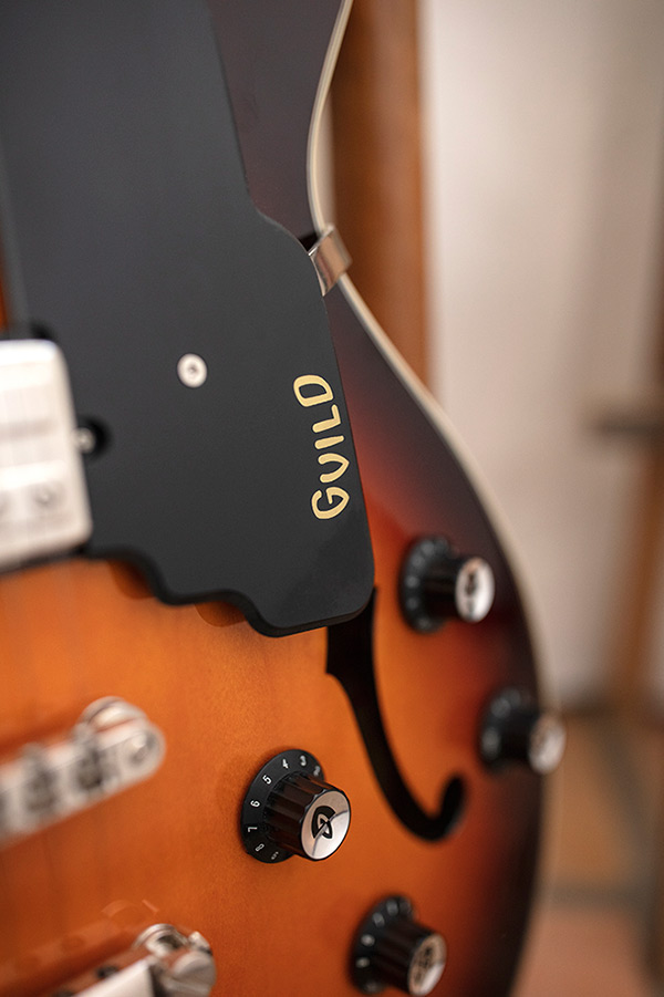 Thumbnail view of Starfire I SC Antique Burst body view showcasing the pickguard