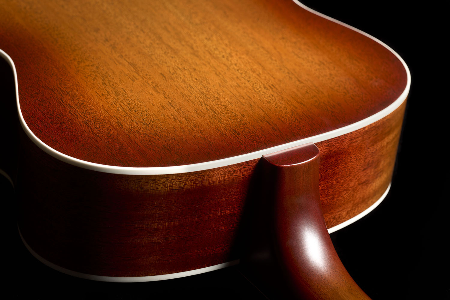 Close-up of F-412 Standard Pacific Sunset Burst neck heel