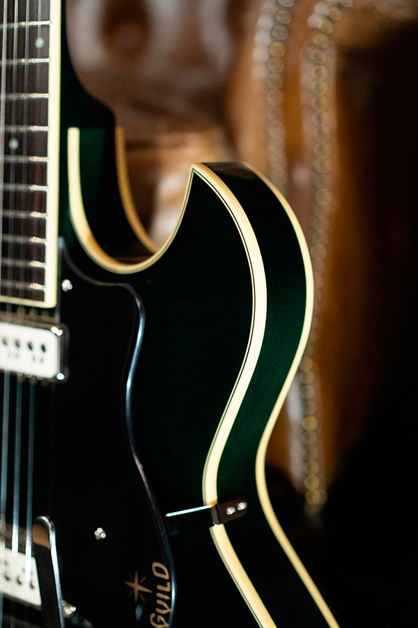 Close up view of Starfire III Dynasonic Emerald Green body curve thumbnail