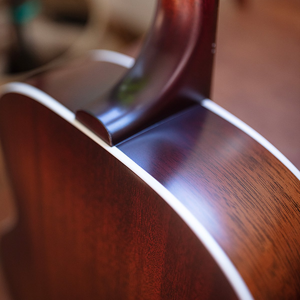 Close-up of F-40 Standard Pacific Sunset Burst heel thumb