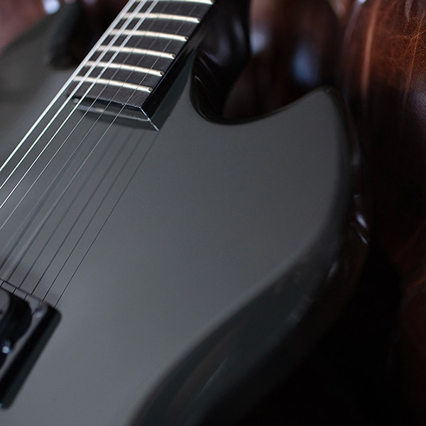 Close-up Polara Night Edition Tungsten body thumb