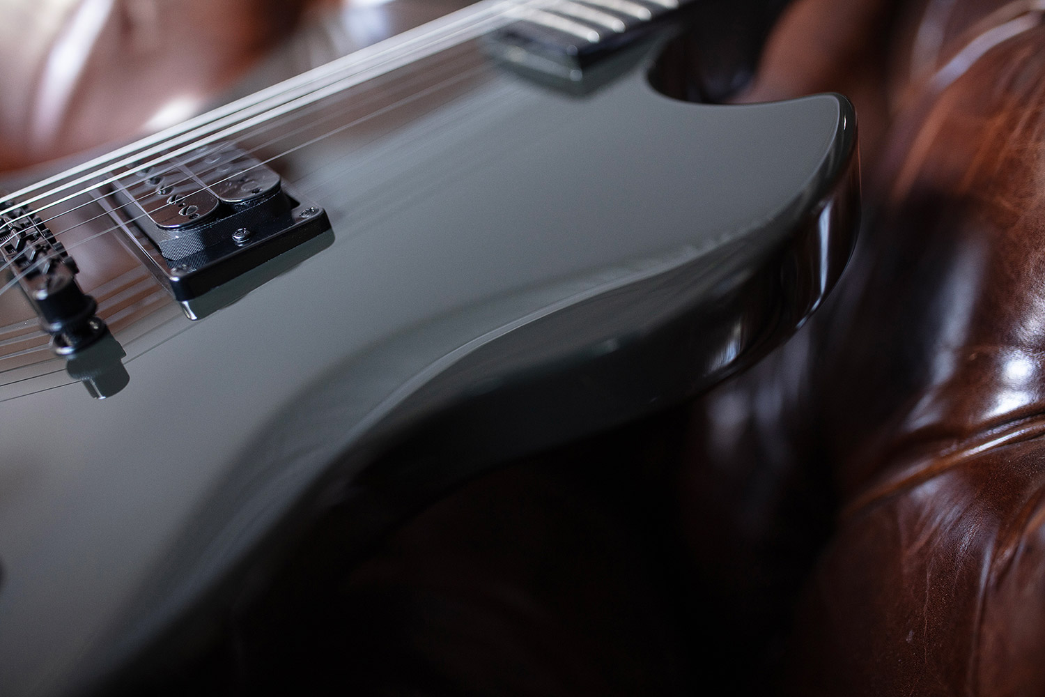 Close-up Polara Night Edition Tungsten pickup